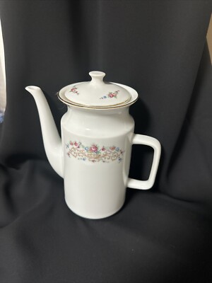 TK Thun Czech Republic Porcelaine Fine De Boheme tea or coffee pot 7.5  tall 23