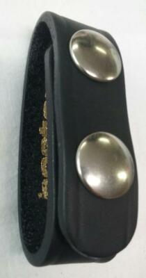 PLAIN BLACK BELT KEEPER FOR UP TO 2 1/4'' BELT  SILVER SNAP