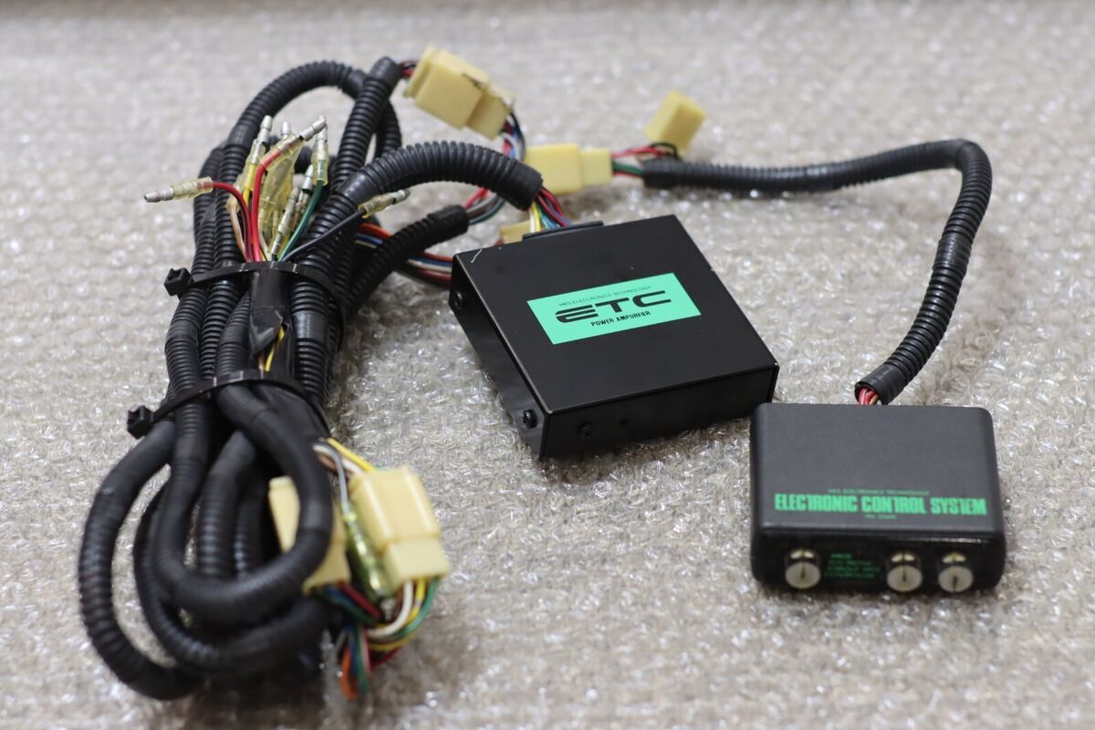 JDM HKS ELECTRONIC TORQUE SPLIT CONTROLLER nissan BNR32 JDM HKS ELECTRONIC TORQUE SPLIT CONTROLLER nissan BNR32