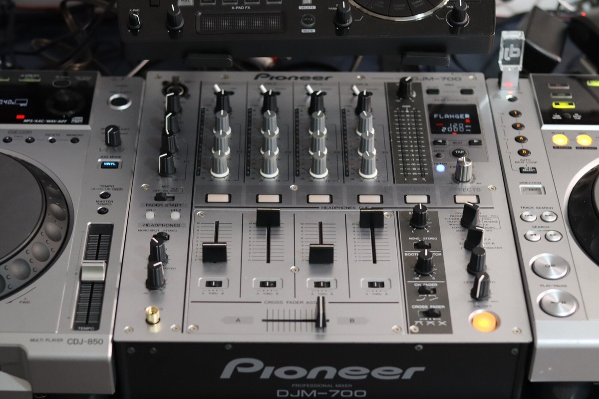 CDJ-850 2台 DJM-700 セット Pioneer パイオニア DJM-700 DJミキサー（Pioneer DJ set 2 x