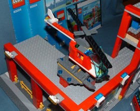 CITY, FIRE STATION SET NO. 60004 - LEGO - 2013 - USED CONDITION