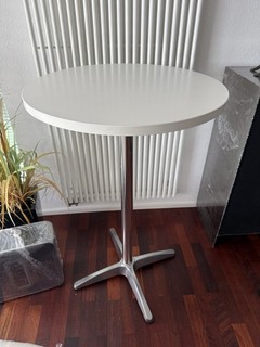 Schlichter Stehtisch weisse runde Platte Durchmesser 70cm Alufuss Höhe 110cm