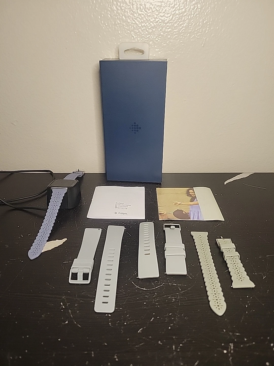 Fitbit Versa - Health & Fitness Smart Watch Activity Tracker FB505 Silver W/ Box