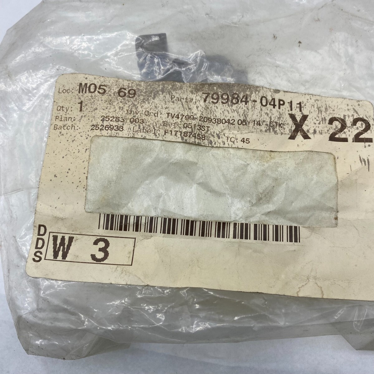 Nissan Genuine Parts 79984-04P11 Clip-Trim 1984-1989 Nissan 300ZX