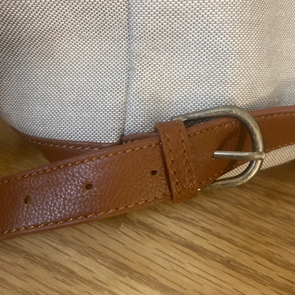 Кожаный и холщовый рюкзак с логотипом музея Джорджии О'Кефф от Bellino - Изображение 4 из 4