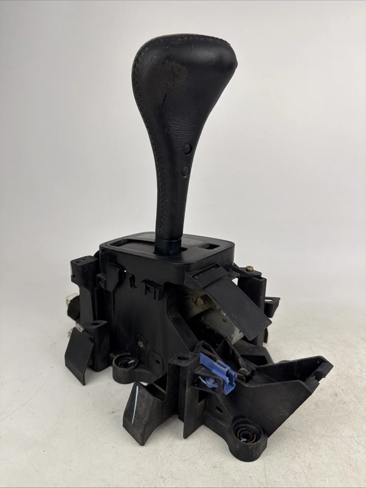 Toyota Solara SE 2000 tracción delantera transmisión automática conjunto de palanca de cambios Foto 4 de 4