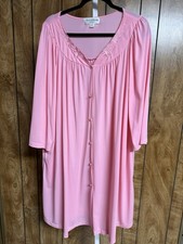 Miss Elaine Button Front Robe Pink House Coat Embroidery Button Up 2X Vintage