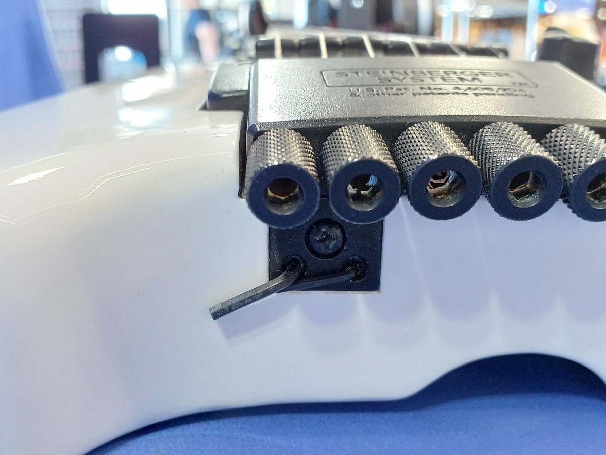 STEINBERGER Synapse SS-2F White Headless Guitar EMG Pickup | eBay