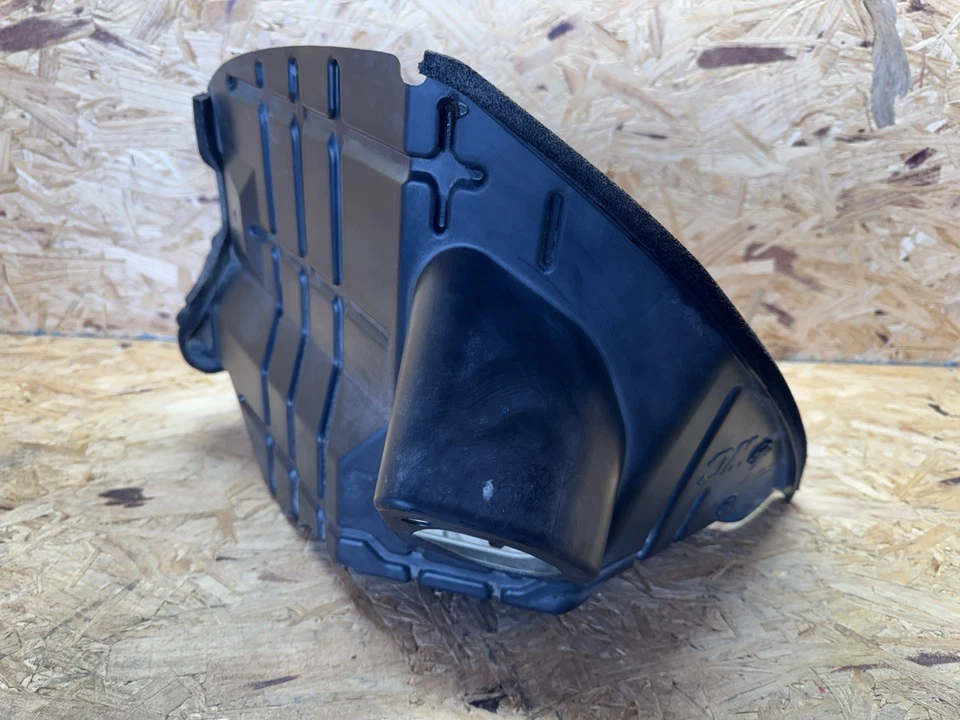 Genuine Nissan 2015-2016 Nissan Versa Note - Air Guide 62823-3WC0A - Image 4 of 4