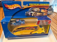 Hot Wheels Pavement Pounder 89045 Speedy Cluck. Nib F8