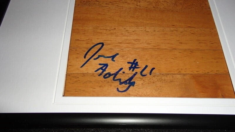 Tablero de piso enmarcado 12x18 firmado por Jrue Holiday + exhibición de fotos pelícanos Foto 2 de 2