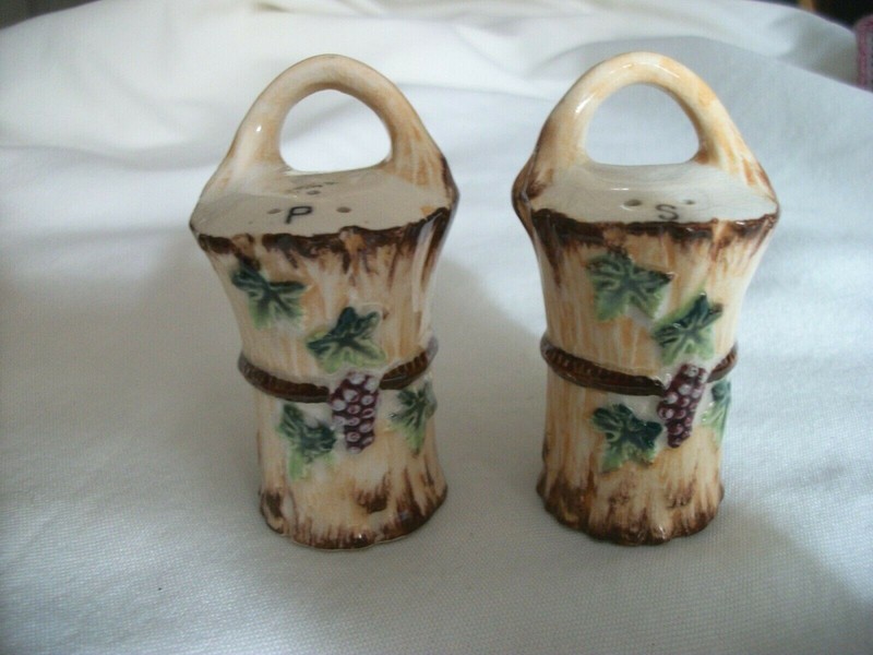 Vintage Straw Bundle with Grapes Salt & Pepper Shakers - 3 " Tall - Japan