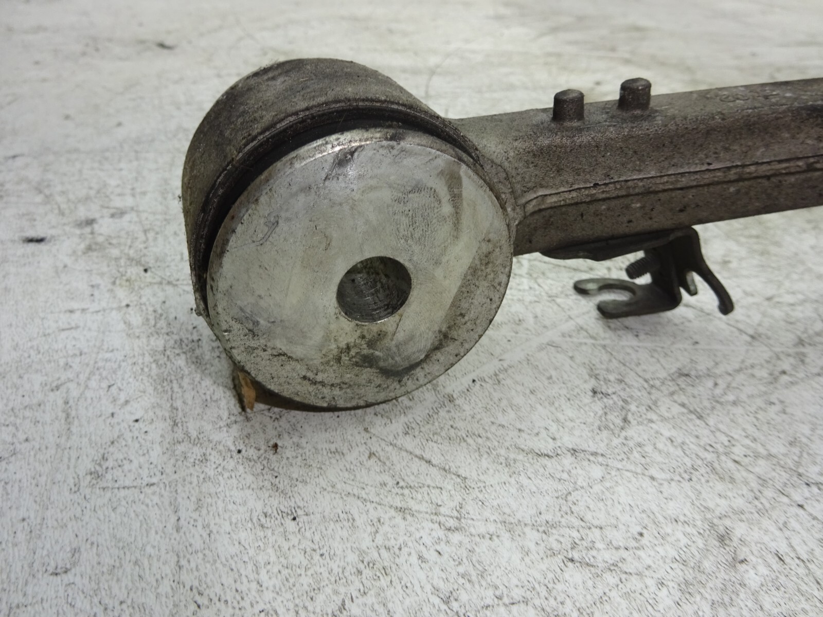 04-08 Maserati Quattroporte Front Right Side Upper Control Arm OEM DE2209181