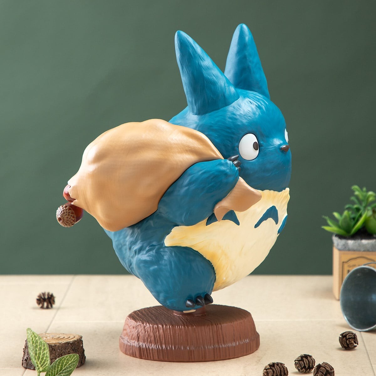 Studio Ghibli My Neighbor Totoro Medium Totoro Figure / Size: W8.5