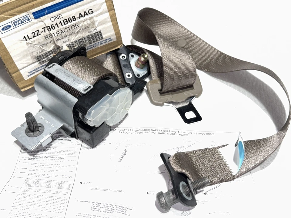 Conjunto de cinturón de seguridad Ford 1L2Z-78611B68-AAG 2002-05 Explorer Mountaineer Aviator Foto 3 de 4