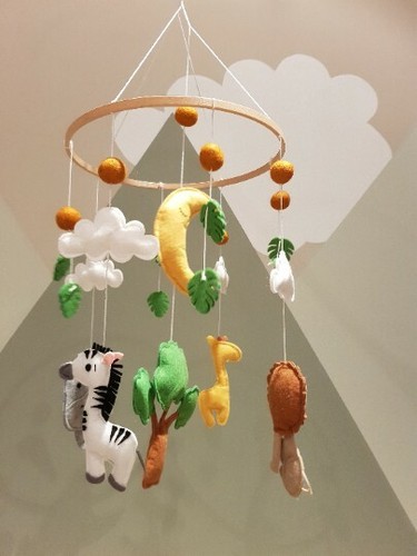 Baby Mobile Nursery / Safari Animals Mobile / Nursery Decor/ Crib Hanging mobile - Picture 3 of 3