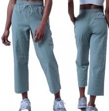 NEW Athleta Trekkie Straight Crop Pant Stretch Ripstop Fabric Relaxed Fit wms 12