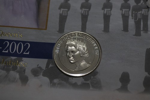 🧠🇹🇨 TURKS & CAICOS 5 CROWNS 2002 GOLDEN JUBILEE LARGE COVER B70 #36 - Picture 2 of 4