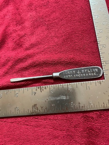 Vintage Metal Screwdriver, Henry Mullin Auto Insurance in Duluth, MN. - Imagen 1 de 4