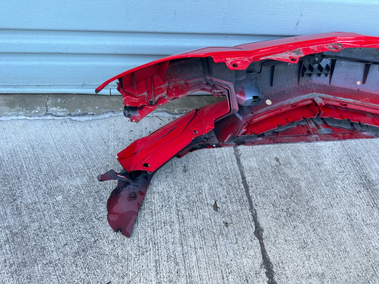 2010-2014 Lamborghini Aventador LP700-4 Front Bumper W Parktronic 470807103C