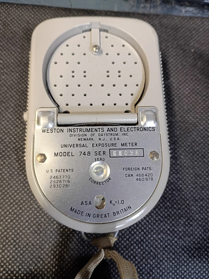 Vintage Weston Master V 748 Light Exposure Meter/ Leather Case - Image 2 of 3