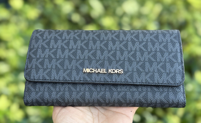 MICHAEL KORS JET SET TRAVEL 長財布 ブラック Michael Kors Jet Set Travel Large Trifold Signature Wallet MK
