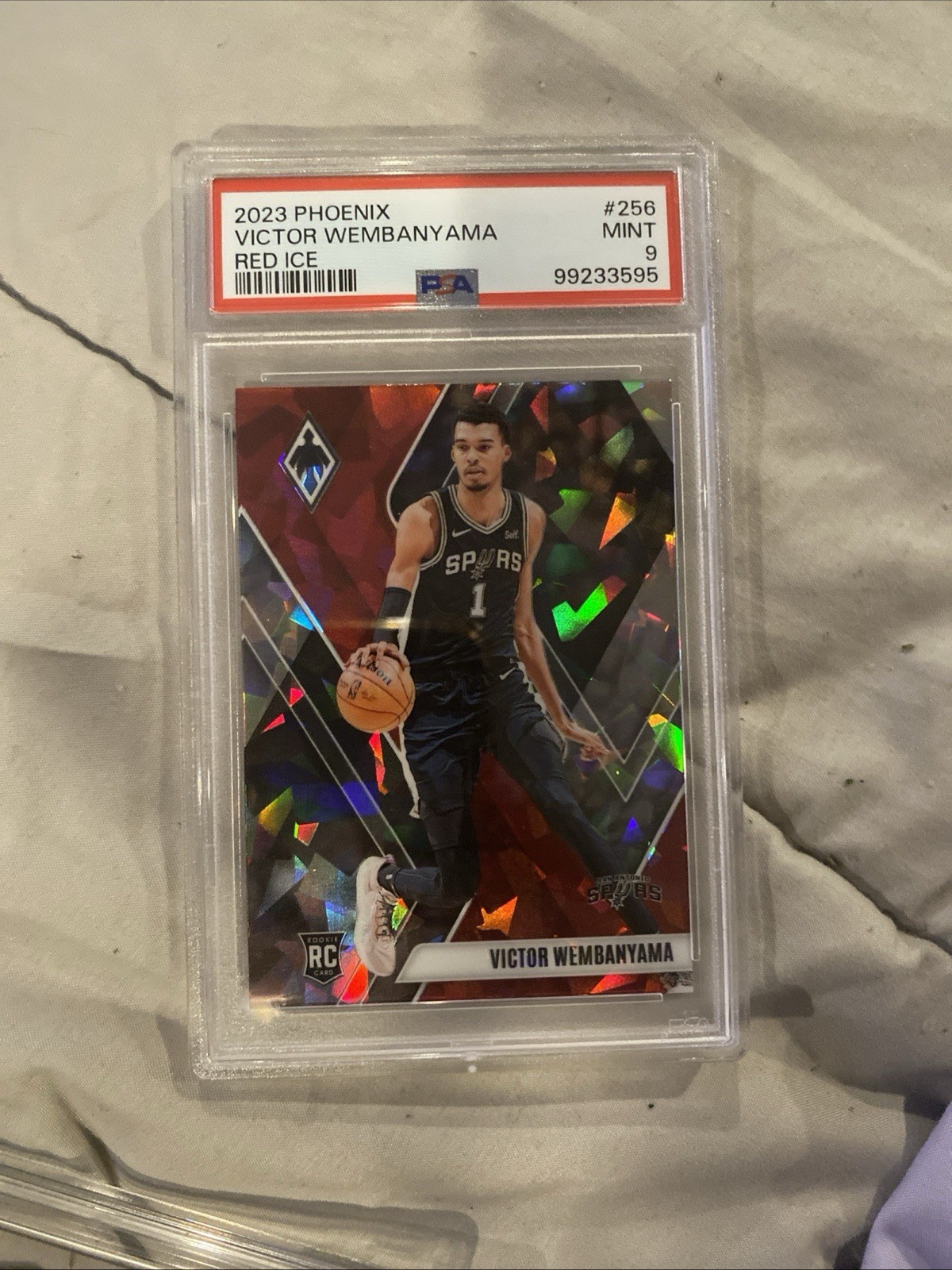 2023-24 Panini Phoenix - Rookies Victor Wembanyama #256 Red Ice Phoenix (RC)