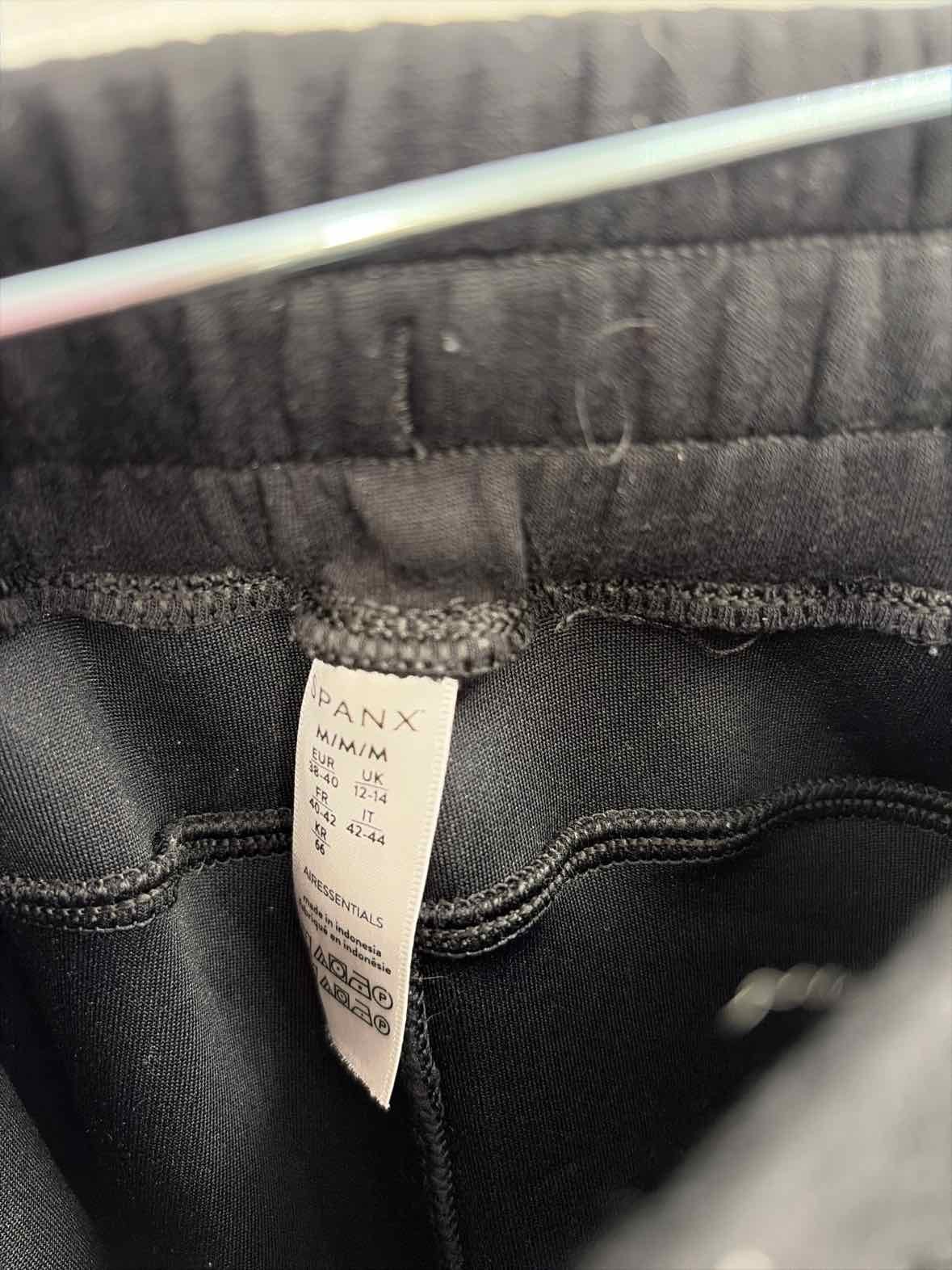 Pre-Owned Spanx Black Size Medium Basic Shorts - image 2