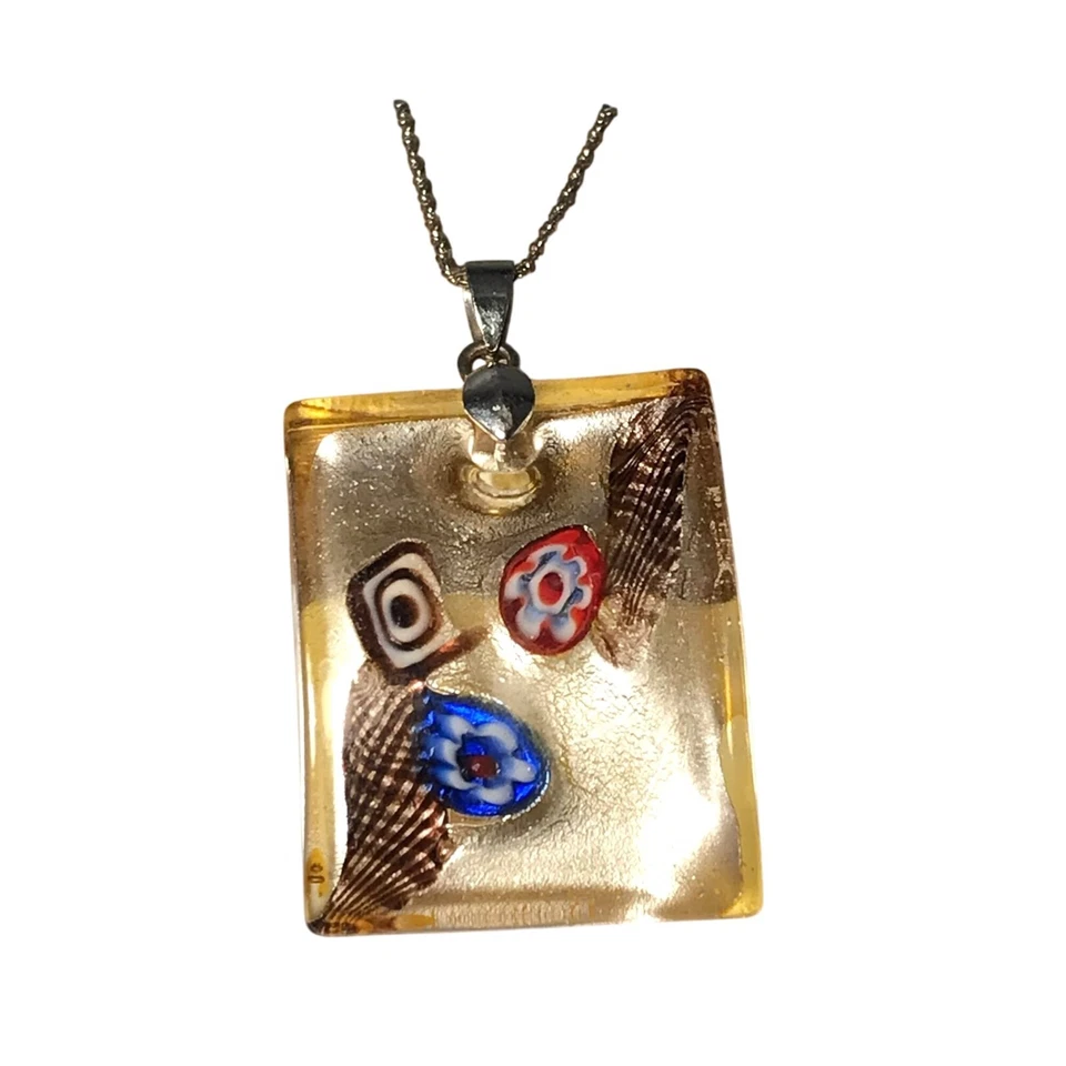 Colgante Millefiori de vidrio artístico dicroico con baño de oro blanco de 18 quilates en delicada estrella Foto 3 de 4