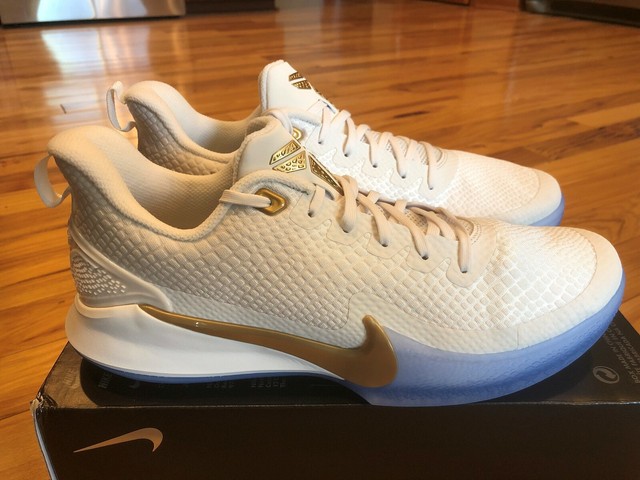 nike kobe mamba focus metallic gold