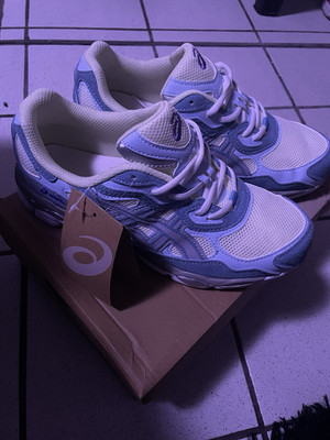 ASICS  Laufschuhe 1203A383 Sportschuh Weiß Hellblau Mesh Synthetik EU 42