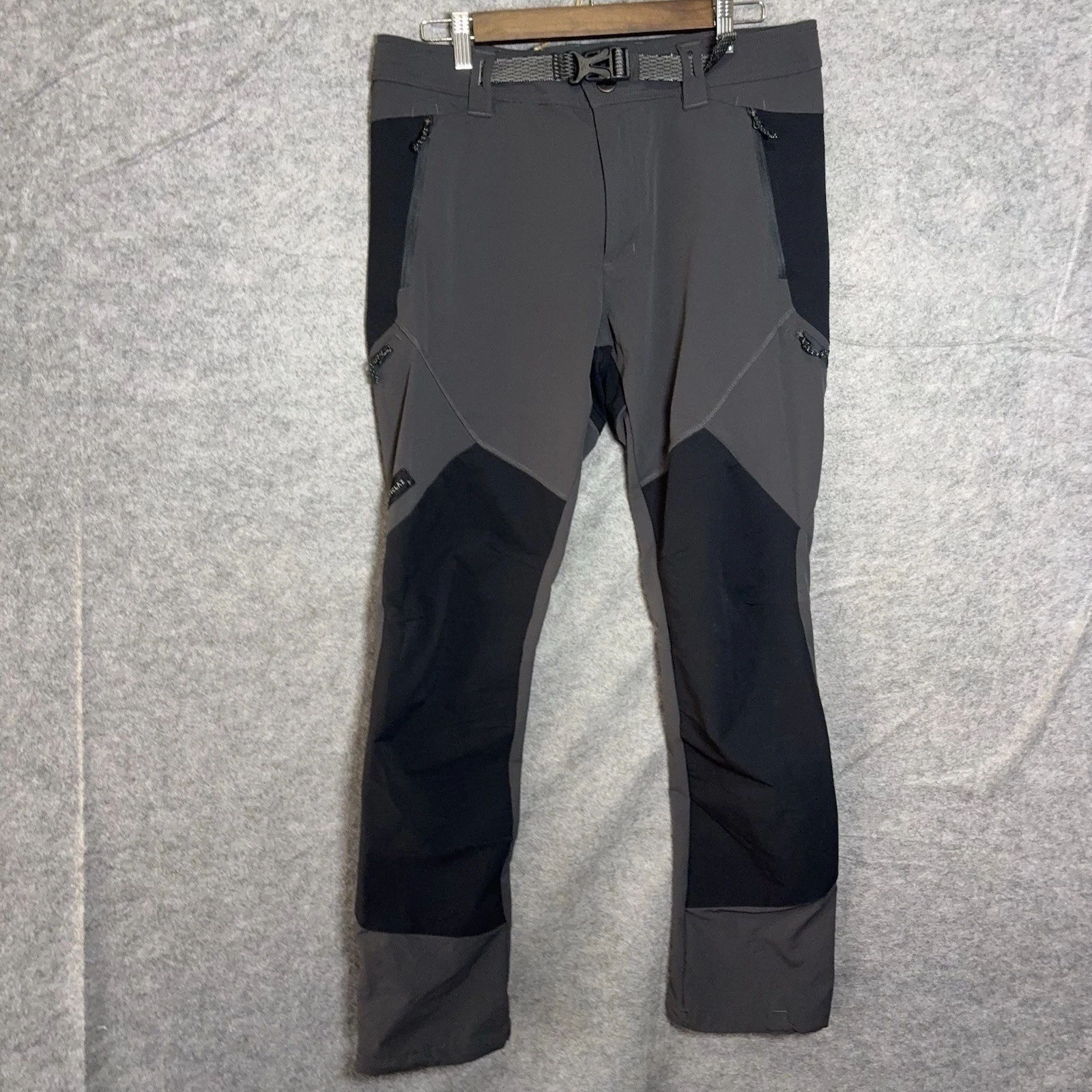 Decathlon FORCLAZ Trek 900 Pants Mens 34x32 Gray Black Zip Ankles Pockets Hiking
Opens in a new wind