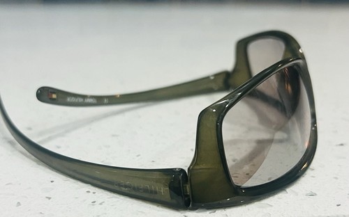 Tommy Hilfiger TH8011 GRN-65 Sport Wrap Sunglasses Matte Black Green Tinted Lens - Picture 16 of 24