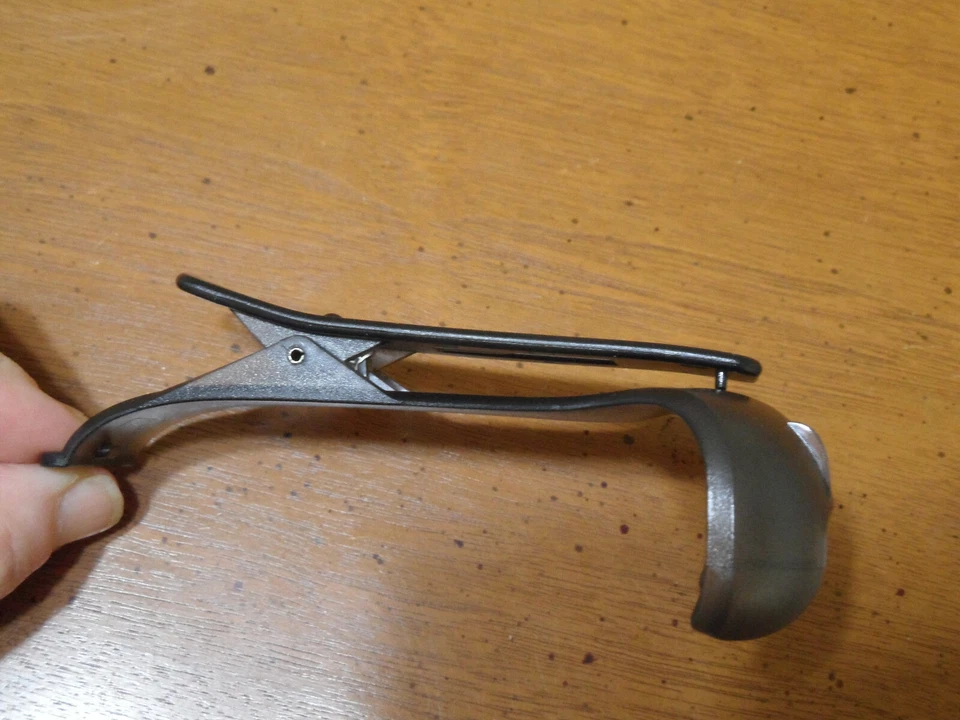 Delphi XM2GO Portable Satelite Radio Receiver Replacement Belt Clip/Stand NIP - Image 4 of 4