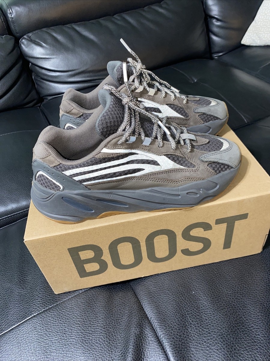 Yeezy Boost 700 V2 Geode Mens GEODE/GEODE/GEODE 8.5