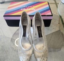 Stuart Weitzman By Seymore Vintage Silver Lace Heels, Size 7B