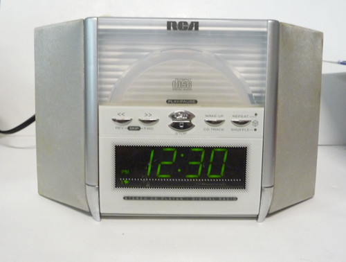 RCA / Compact CD Player / AM/FM Radio / Alarm Clock / RP3750A Tested
