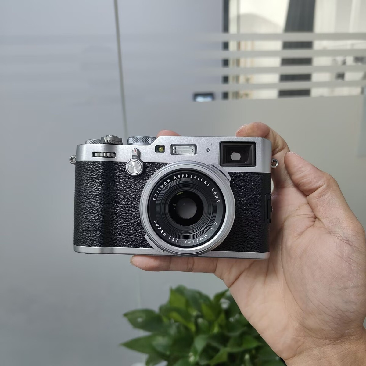 Fujifilm X100F 24.3 MP APS-C Digital Camera w/23mm f2 Lens - 95