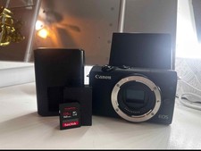 Canon EOS M200 Mirrorless Digital Camera - Black / with Camera Bag