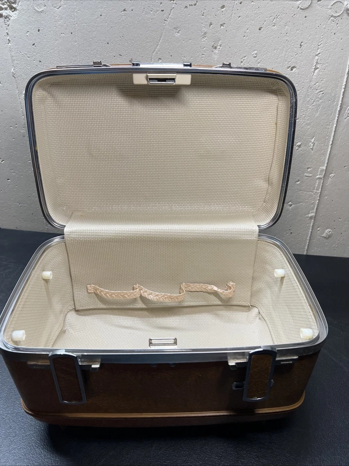 Estuche Tren Maquillaje Cosmético Viaje American Tourister Escort Marrón LIMPIO Foto 2 de 4