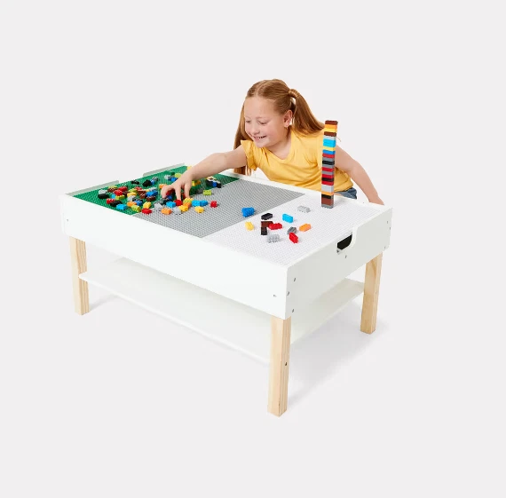 Construction table with sale storage