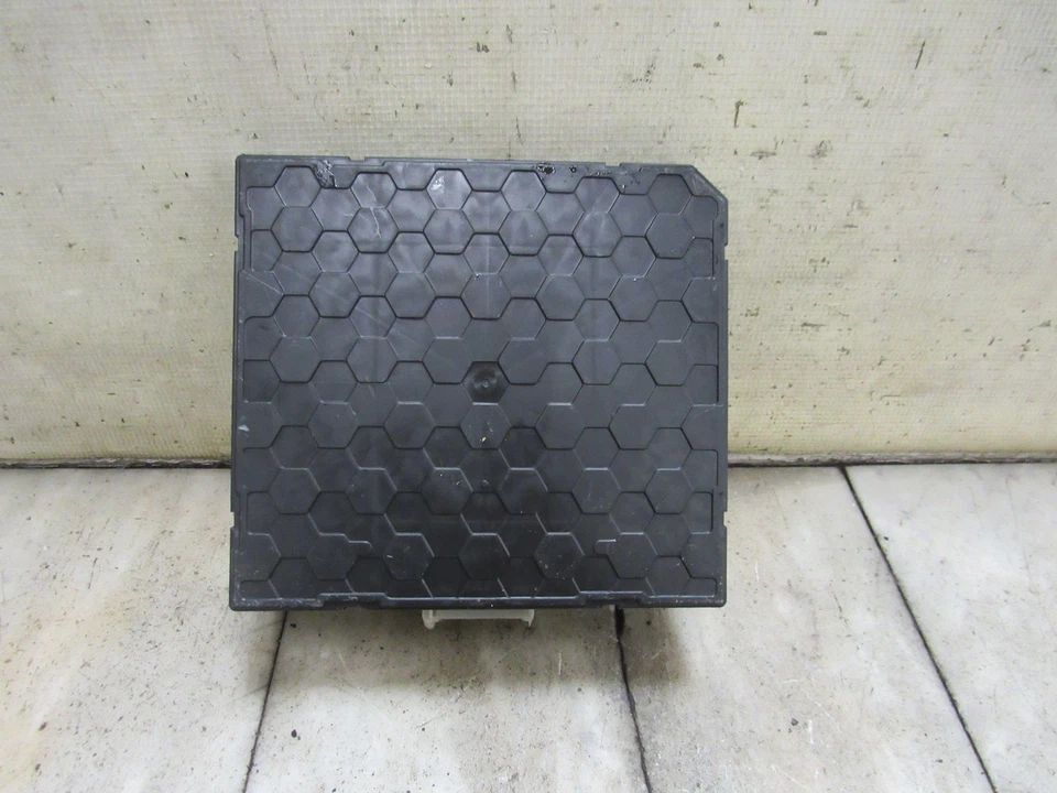 2017 Volkswagen Golf Except GTI Body Control Computer Module OEM 5Q0937087AA - Image 2 of 2