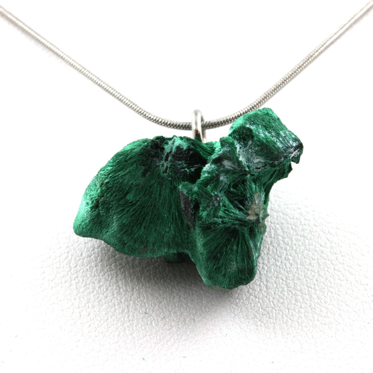 Collier Malachite brut de 51.40 ct, le cadeau idéal en minéraux naturels