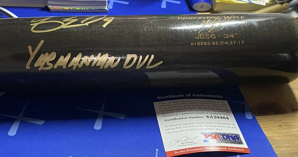Murciélago Modelo de Juego Firmado Yasmani Grandal Inscripción DVL Medias Blancas Dodger Foto 3 de 4