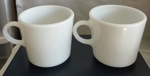 2 Vintage Pyrex Corning Coffee Cup Mugs Milk Glass 718-10 B 718-15-B Matching