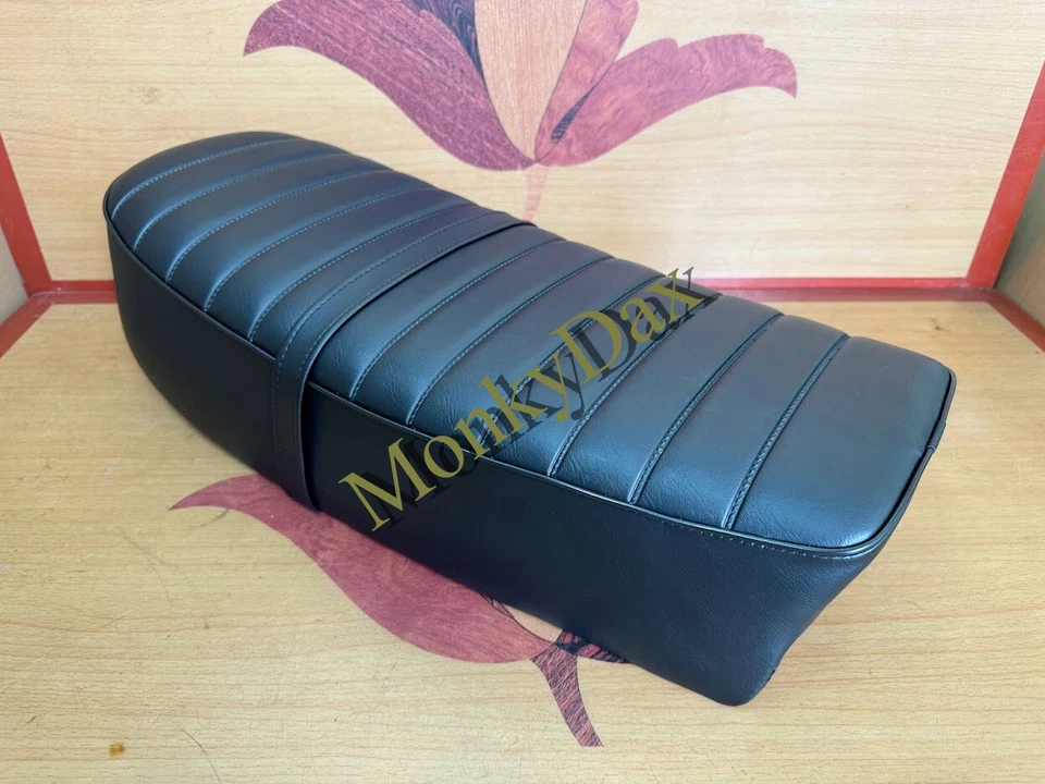 1970 Honda CB450 Seat. Super Sport 450 CB450 K3 Double Seat Saddle. Metal Pan. - Imagem 3 de 4