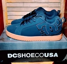DC Shoes Court Graffik Black Gum Sole Skate Shoes New In Box Men’s [Size 12]