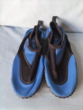Coppia di scarpe da acqua. Taglia 7. Blu. Nalu. Surf Design.