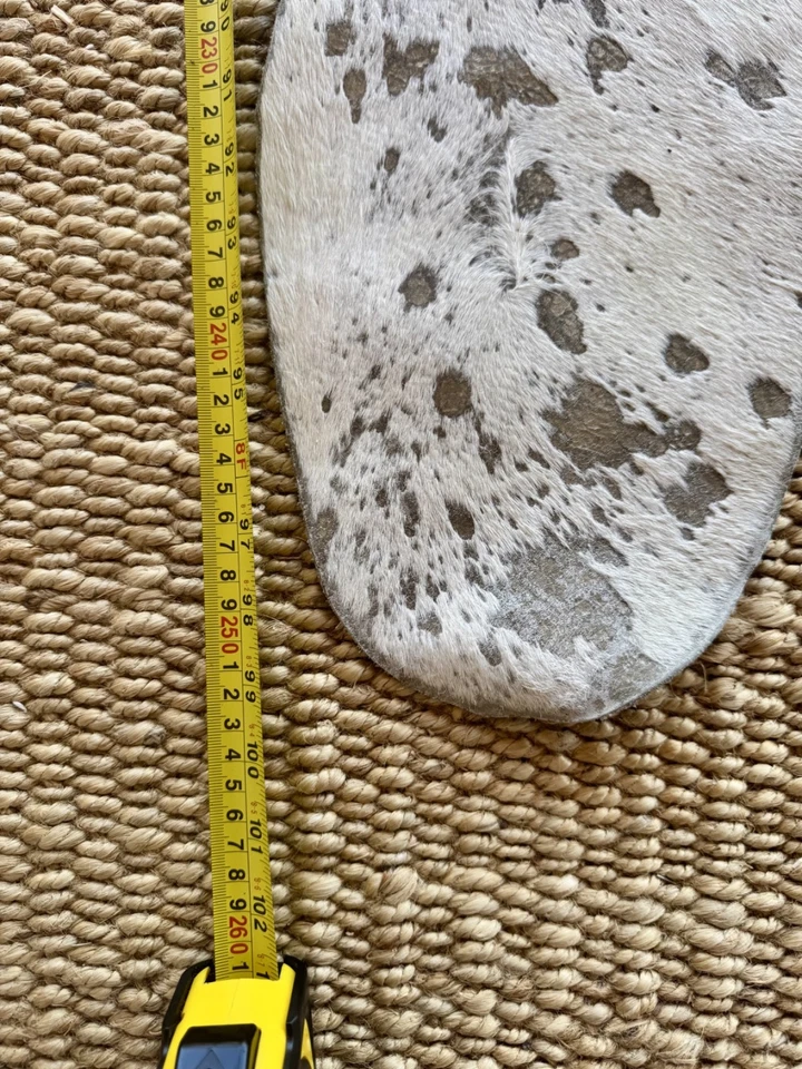 Piel de vaca real extra grande oro claro/gris claro $350, excelente, lujo 7'x 8' Foto 3 de 4