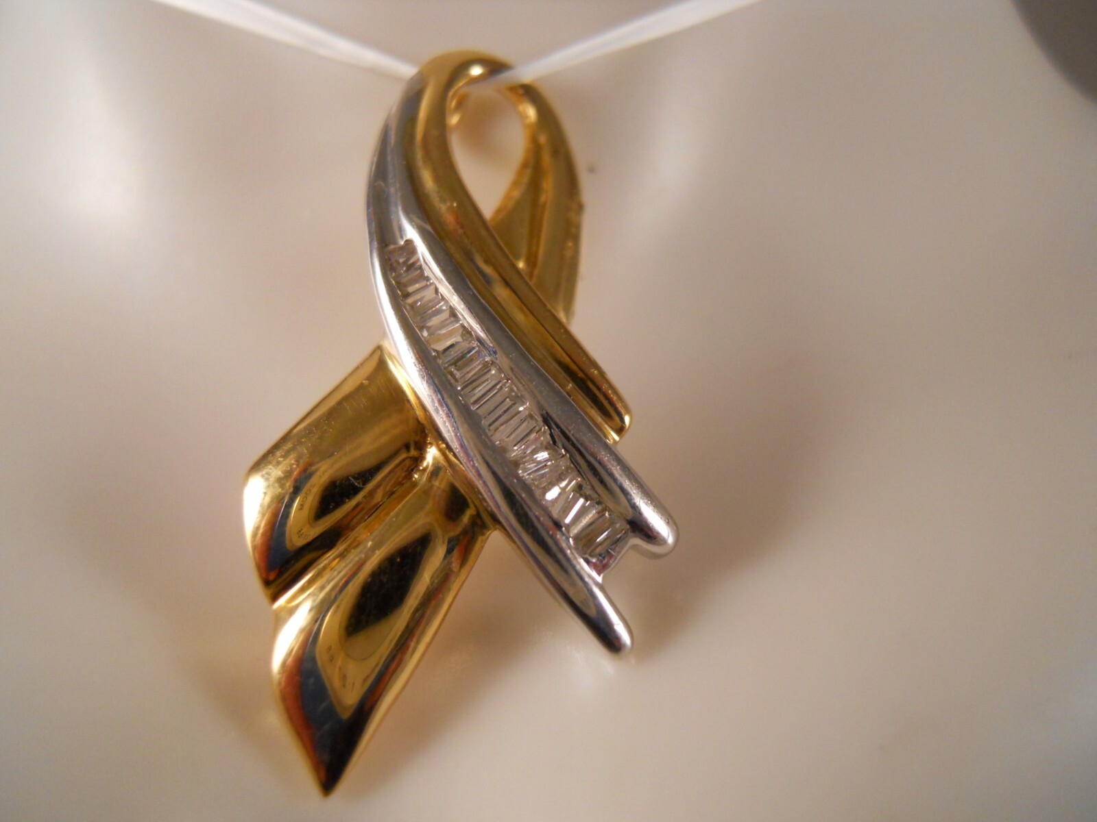 18K YELLOW GOLD CHANNEL BAGUETTE DIAMOND RIBBON SLIDE… - Gem